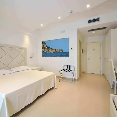 Hotel Corona Beach Peschici Exterior photo